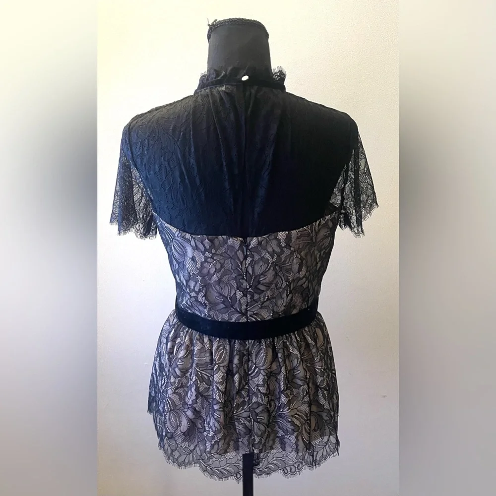 White House Black Market- Elegant Black Lace Top Size‎ 8